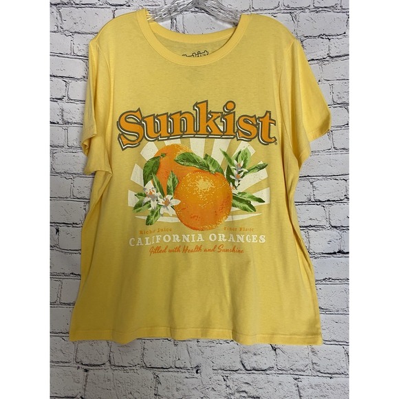 The Unbranded Brand Tops - Women's Yellow XXL Sunkist Graphic T-shirt